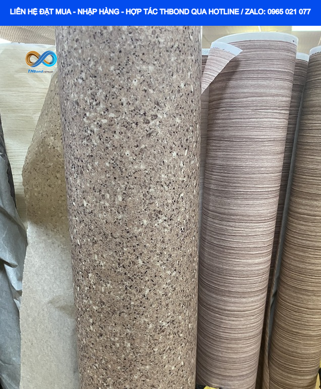 Giấy Phim Vân Gỗ THBond đáp ứng nhu cầu sản xuất số lượng lớn với chất lượng ổn định, tốt cho cửa