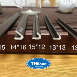 gioang-xop-cho-cua-thep-van-go (1)