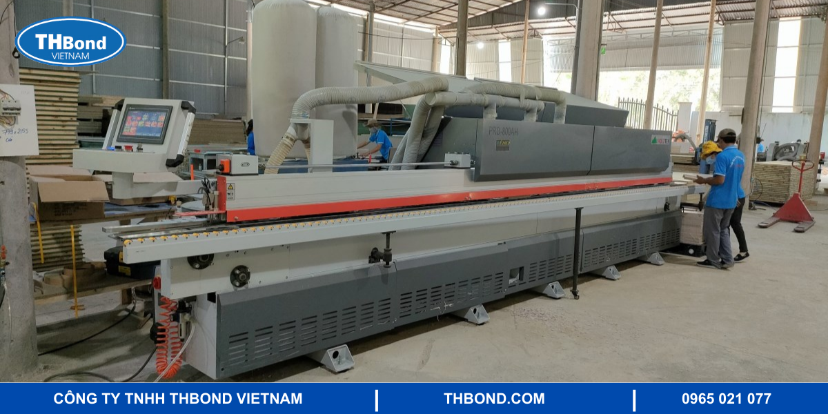 Vệ sinh hệ thống bơm keo hạt dán cạnh