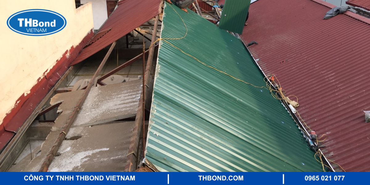 Thay thế mái tôn bị cũ, hỏng