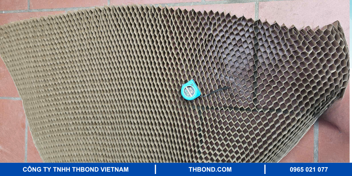 Hình ảnh giấy tổ ong làm lõi cửa