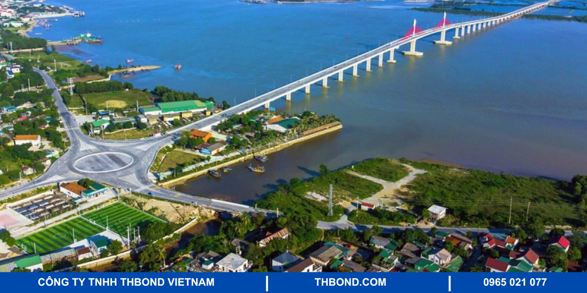 Đặc điểm môi trường tại Nghệ An ảnh hưởng thế nào đến việc chọn keo hạt dán cạnh