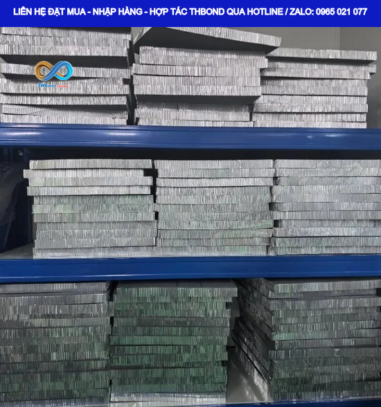Lõi Nhôm Tổ Ong THBond được kết hợp với đa dạng vật liệu khác nhau: Nhôm, Inox, Kim loại, nhựa, SPC, ABS…
