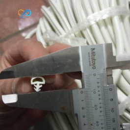 Gioăng Cao Su Chữ T THBond được sử dụng rộng rãi trên cửa thép vân gỗ nhằm tăng độ kín khít_wm