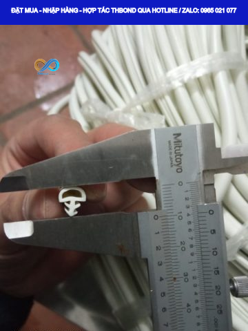 Gioăng Cao Su Chữ T THBond được sử dụng rộng rãi trên cửa thép vân gỗ nhằm tăng độ kín khít_wm