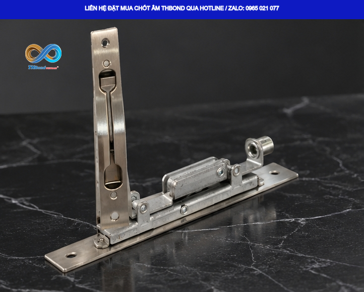 Mặt ốp bóng đẹp của Chốt Âm Cửa CTH588 tạo điểm nhấn nổi bật và nâng tầm giá trị cho bộ cửa