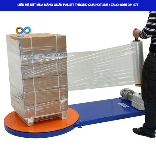 THBond cung cấp Màng Quấn Kệ Kê Hàng, màng bọc hàng in logo với quy cách có thể lựa chọn theo kích thước pallet và nhu cầu đóng gói thực tế.