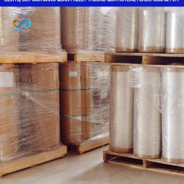 Màng Quấn Kệ Kê Hàng MTH899 giúp cố định các kiện hàng theo từng pallet, thuận tiện cho việc lưu kho và kiểm soát hàng hóa.