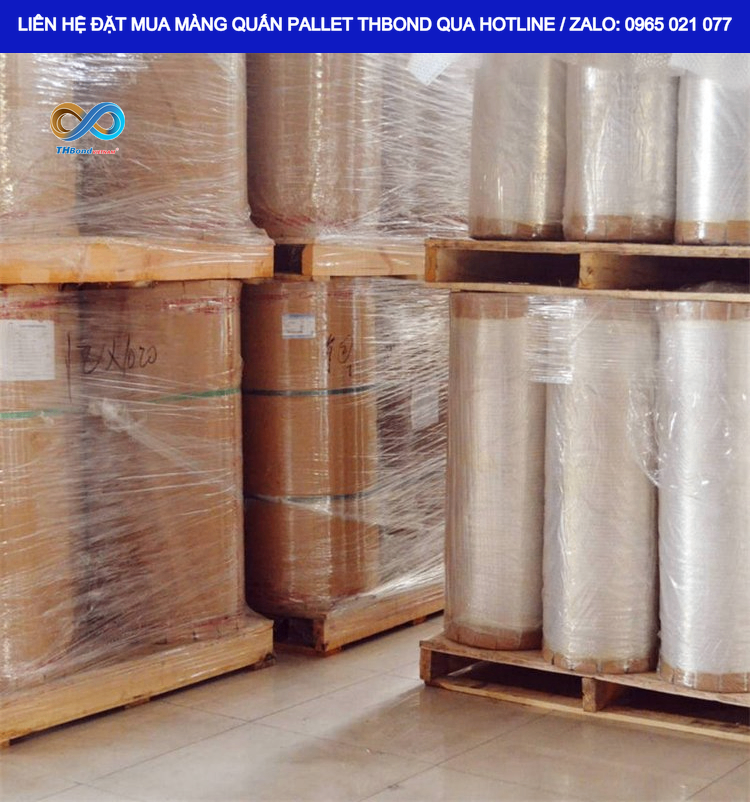 Màng Quấn Kệ Kê Hàng MTH899 giúp cố định các kiện hàng theo từng pallet, thuận tiện cho việc lưu kho và kiểm soát hàng hóa.
