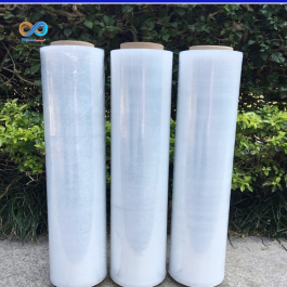 Màng Quấn Kệ Kê Hàng MTH899 hỗ trợ gom các kiện hàng thành một khối đóng gói thống nhất, thuận tiện hơn cho khâu bàn giao và vận chuyển.