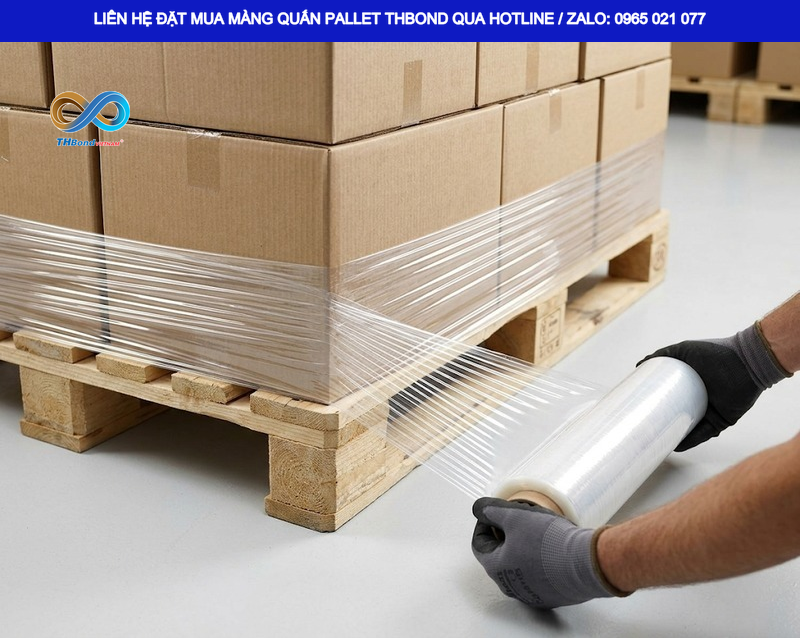 Màng PE Quấn Pallet THBond có thể sử dụng cho phương pháp quấn tay và cả quấn máy, phù hợp với nhiều nhu cầu đóng gói tại kho và xưởng.