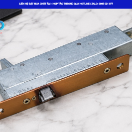 Chốt âm cửa nhanh CTH1889 giúp giảm thao tác gạt chốt thủ công trên các hệ cửa phòng, cửa gỗ, cửa kỹ thuật, cửa chống cháy…