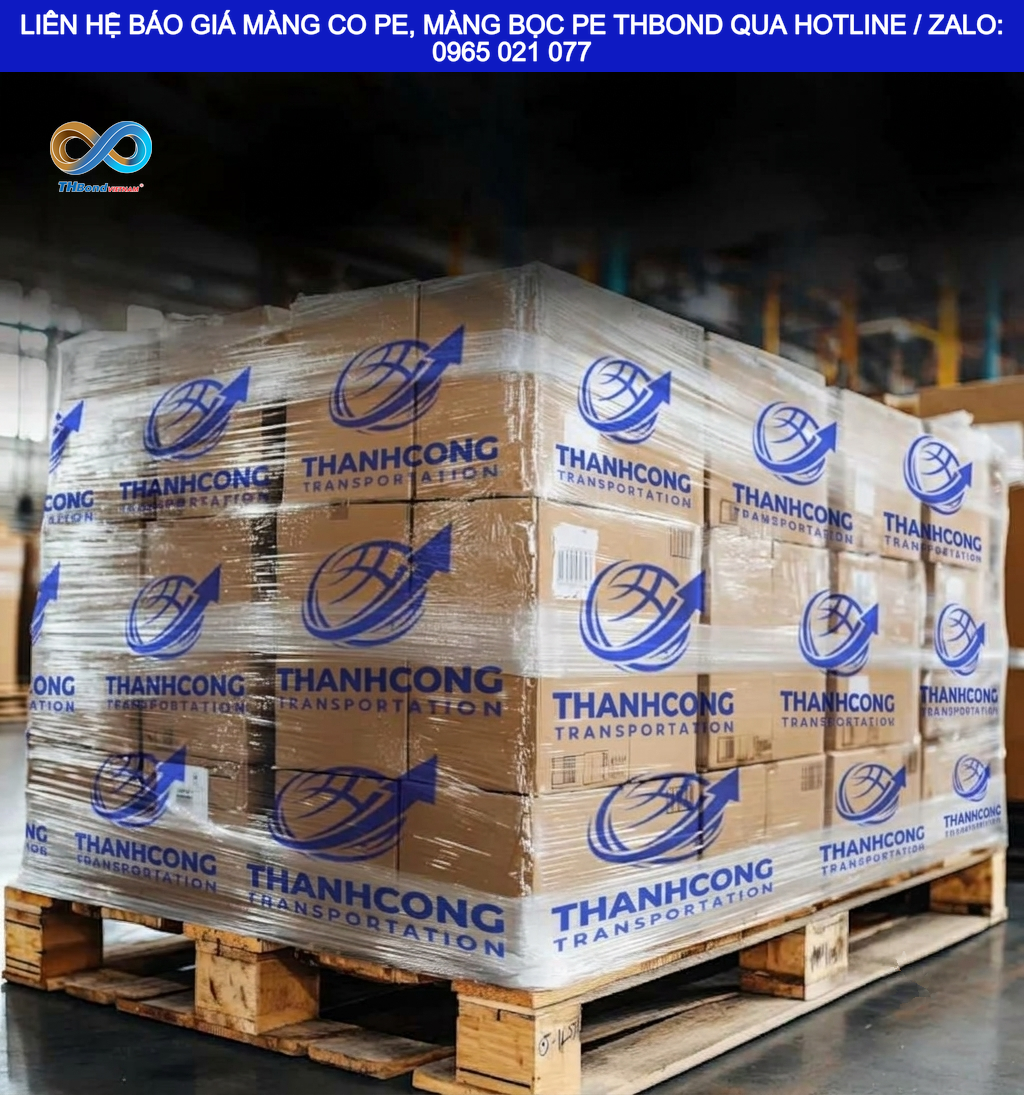 Bọc thùng carton bằng màng PE in thông tin, tăng khả năng nhận diện kiện hàng.