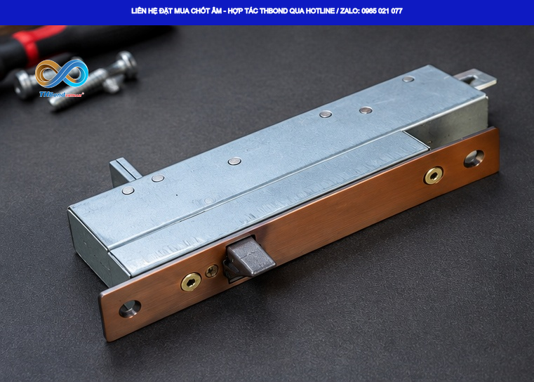 Chốt âm cửa nhanh Inox 201 mạ đồng CTH1889 là giải pháp chốt âm thế hệ mới, giúp đơn vị của bạn tạo nên lợi thế cạnh tranh cho sản phẩm của mình