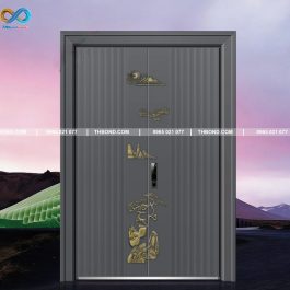 Huỳnh pano Cây Tùng TH-8889 mang sắc thái sang trọng, cổ kính nhưng cũng chứa đựng giá trị của văn hóa hiện đại, phù hợp với những mẫu cửa đề cao vẻ đẹp bề thế, giàu chiều sâu