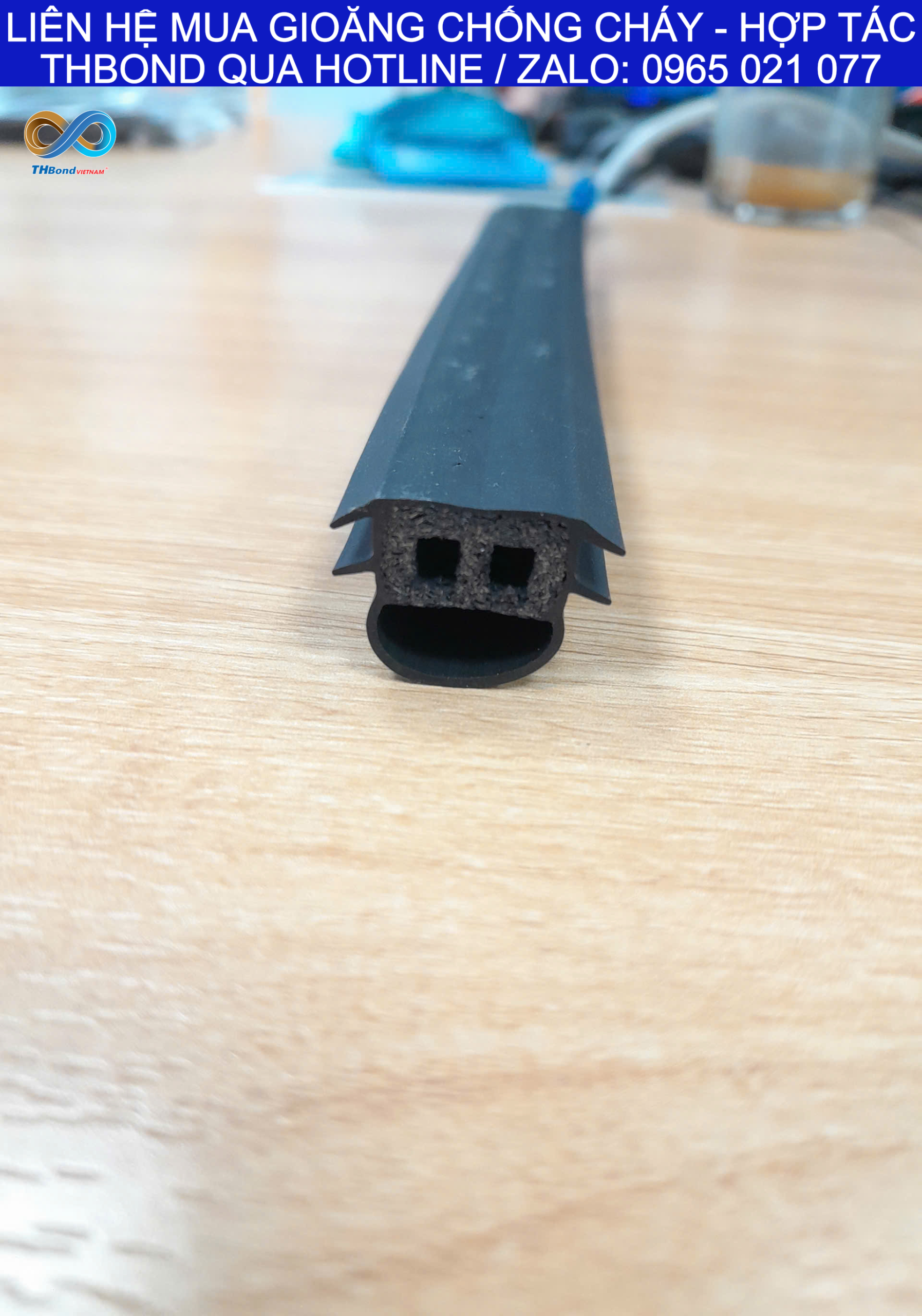 Gioăng cửa GTHCC683 màu đen, kích thước 20 × 26 mm là quy cách phổ biến được THBond cung ứng cho sản xuất và thi công, liên hệ THBond qua Hotline 0965 021 077 về các mẫu kích thước khác